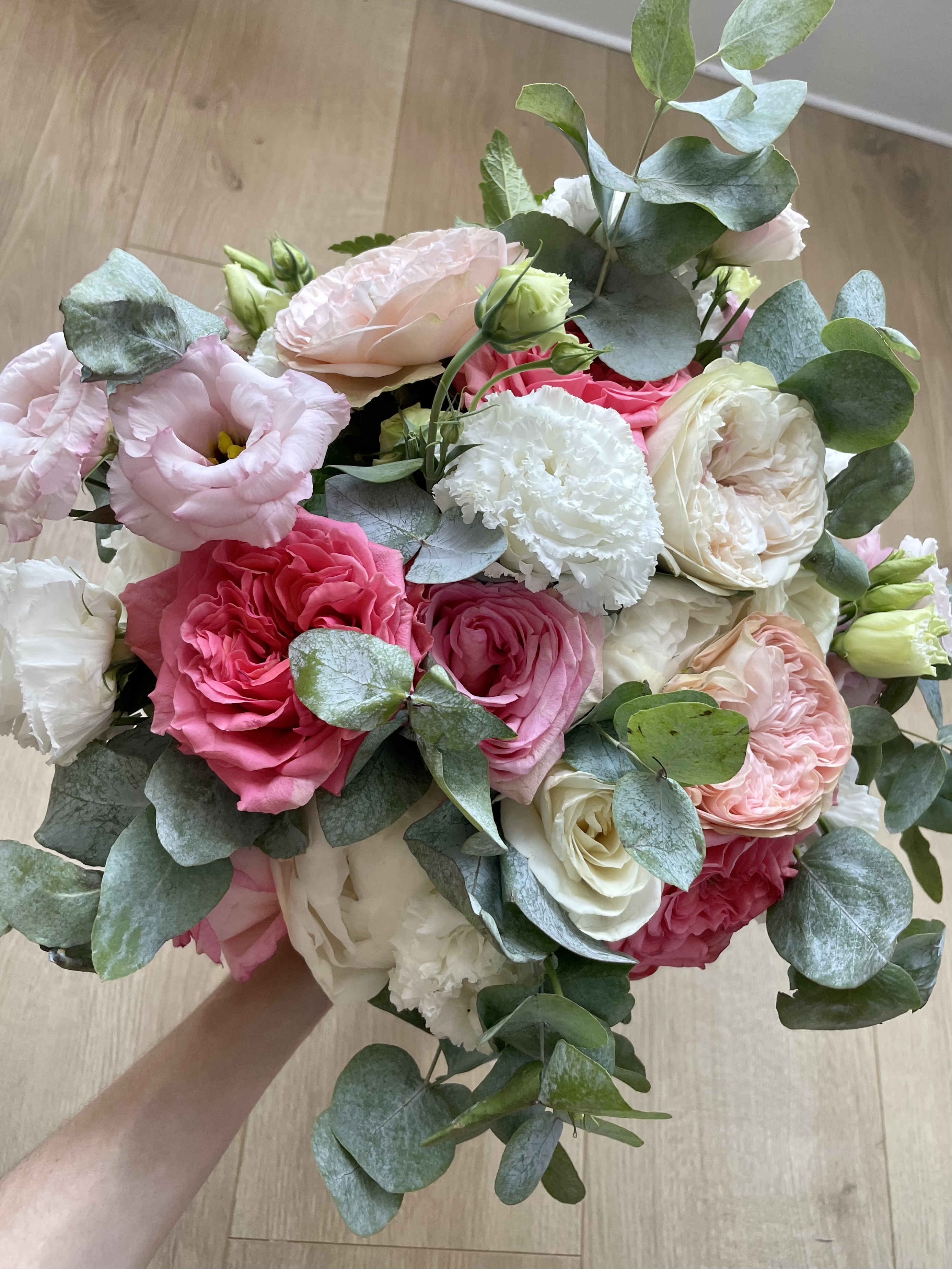 Conserver son bouquet de mariage roses pivoines eucalyptus